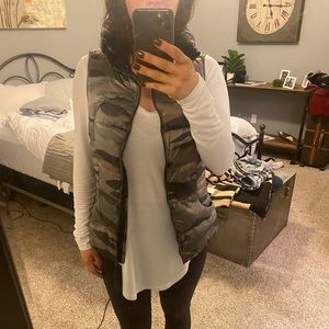 Lululemon camo puffer vest